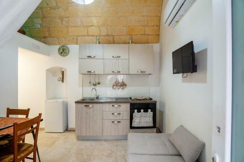 Apartamento Il Cortile Degli Ulivi Apt Oleandro With Covered Patio