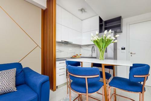 Moderna Luxury Apartments With Heated Pool