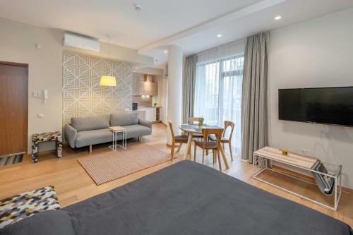 Eva R Apartments