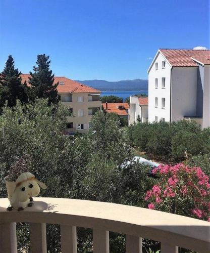 Apartments With A Parking Space Bol, Brac - 18008