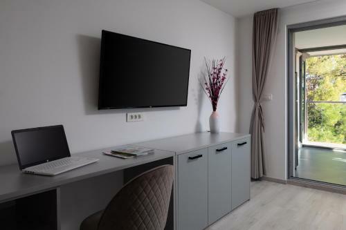Hostal Villa Aqua - Adults Only