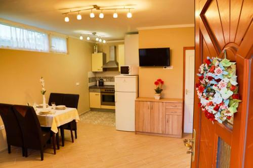 J�zmin Apartman