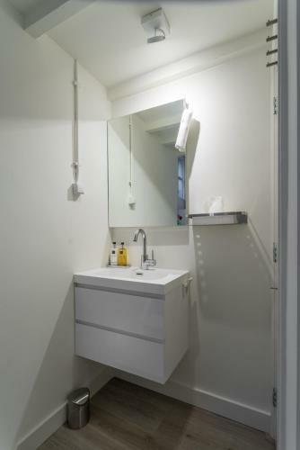 Luxury Flower Market Apartment