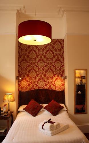 Hostal The Marstan Guesthouse