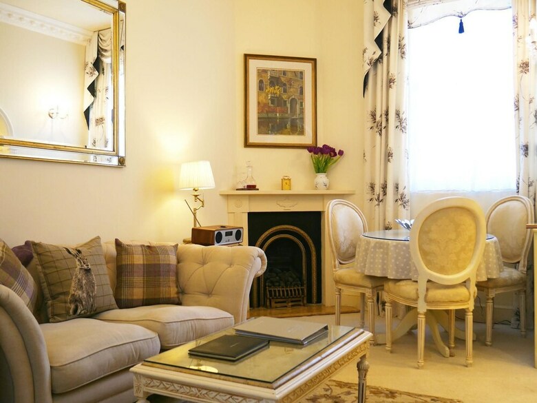 Hesketh Crescent Apartment