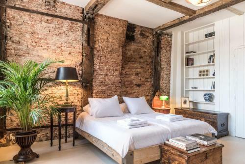 Hostal Classy Room 17th C Canalhouse