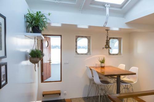 M/s Svalbard B&B