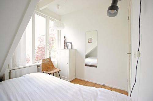 Bed & Breakfast Beautiful 2 Floor Vondelpark Apartment.