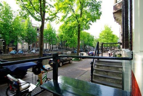 Hostal Sonnenberg Canal View