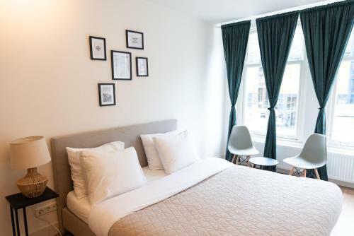 Luxurious 2 Bedroom Apartment - Canal View