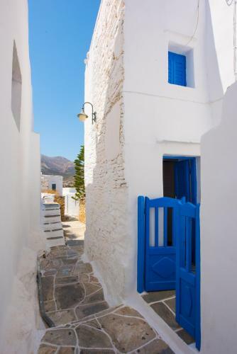 Hostal Avra Guestroom