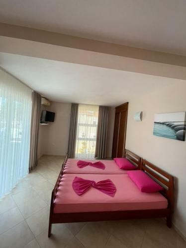 Hostal Apartments H4