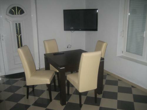 Hostal Guest House Vila Mimoza