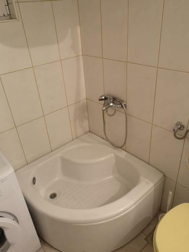 Hostal Ulcinj, Meterize