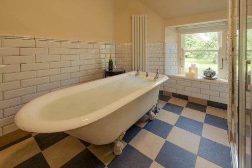 Hotel The Lodges At Ballykealey