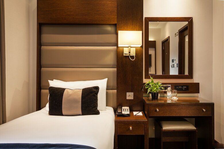 Hotel Park Grand Paddington Court