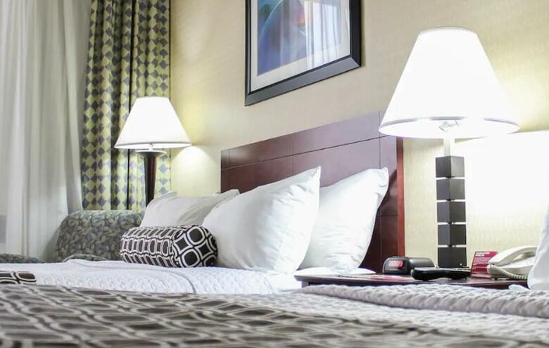 Crowne Plaza Cleveland Airport, An Ihg Hotel