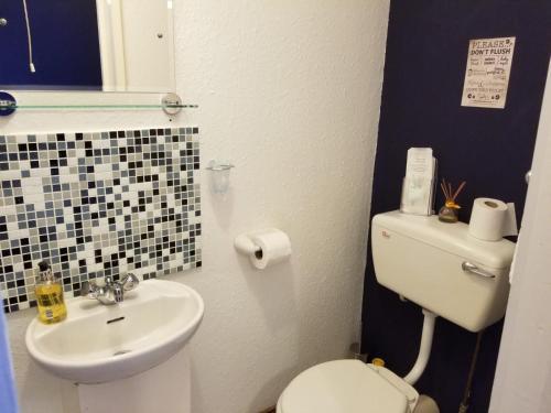 Hostal Glenan Lodge Guest House