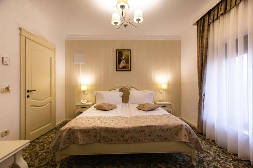 Hostal Ave, Alba!