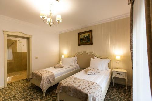 Hostal Ave, Alba!