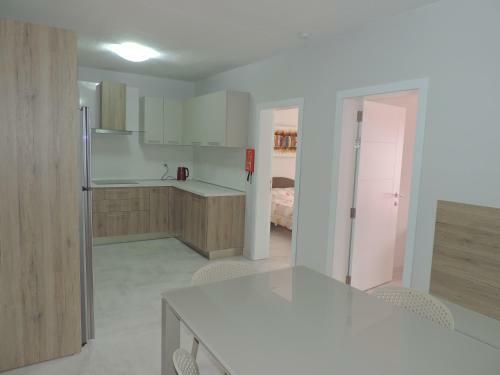 Antros, Apartment 1