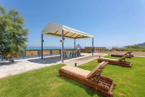 Venetico Beachfront Apartments - Sea View Apartment