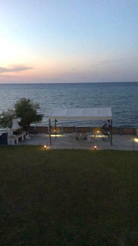 Venetico Beachfront Apartments - 2 Bedroom Apartment