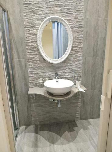 Daffodil Double Bedroom
