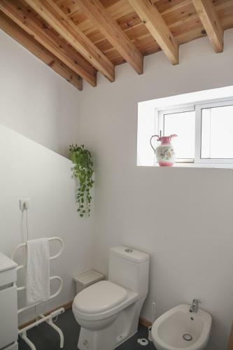 �gua de Alto Main House