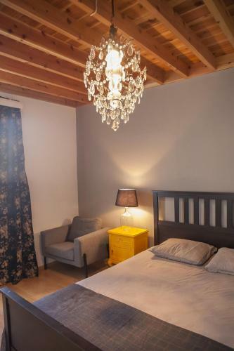 �gua de Alto Main House