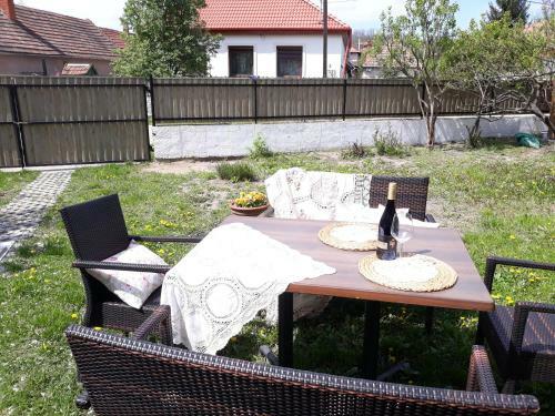 Sz�p Julis Vend�gh�z