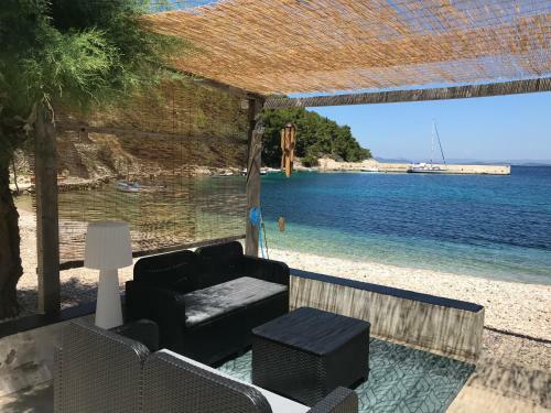 Stiniva Beach House