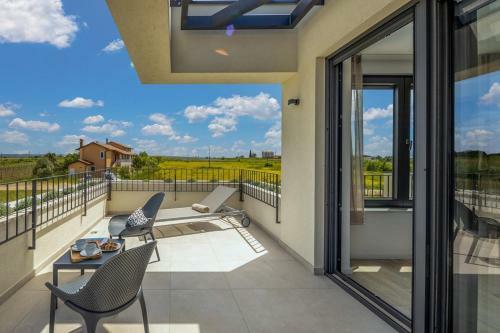 Beautiful Villa Estate & Primavera