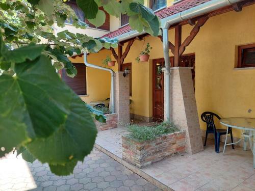 Cserke Apartmanh�z