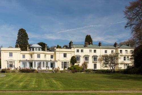 Storrs Hall Hotel
