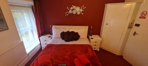 Hostal Holly Cottages