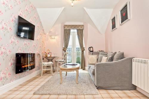 Hostal Bowness Bay Suites