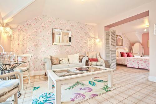 Hostal Bowness Bay Suites