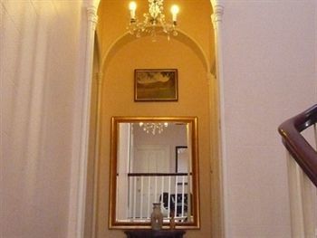 Hostal Latimer House