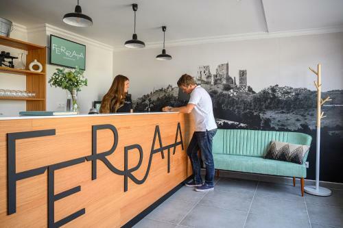 Hostal Ferrata Vend�gh�z
