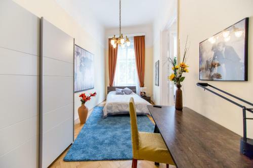 Elegant & Stylish Apartment City Center