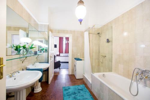 Elegant & Stylish Apartment City Center