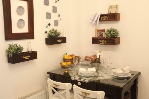 D.five Neo-baroque Apartment With Terrace