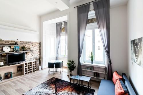 Dream Home Apartment