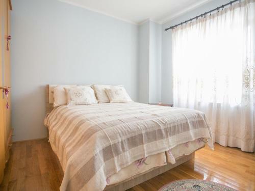Comfortable Apartment With A Shared Swimming Pool For Up To 4 Persons