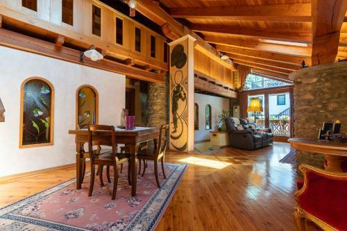 Woodstone Villa