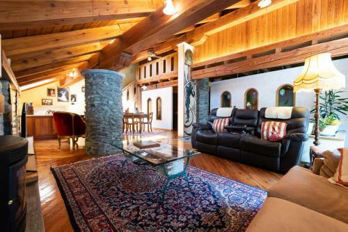 Woodstone Villa