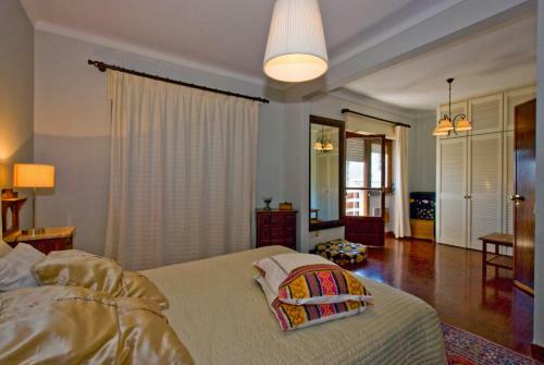 Traditional Villa In S Pedro , Estoril