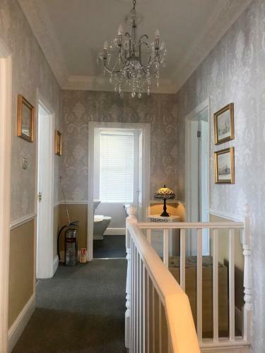 Hostal Burlington House
