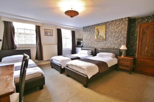 Hostal Central Hotel